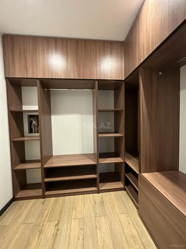 Satılır 6 otaqlı həyət evi 400 m²