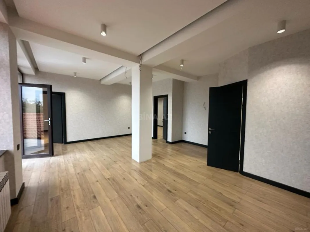 Satılır 6 otaqlı həyət evi 400 m²