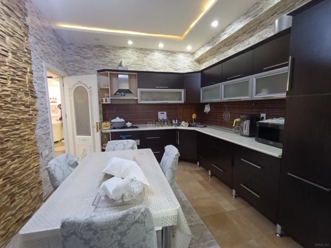Satılır 3 otaqlı mənzil 103 m²