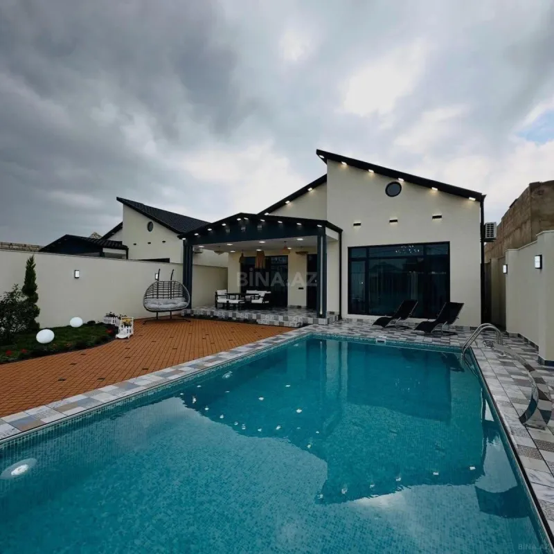 Kirayə verilir 4 otaqlı həyət evi 240 m²