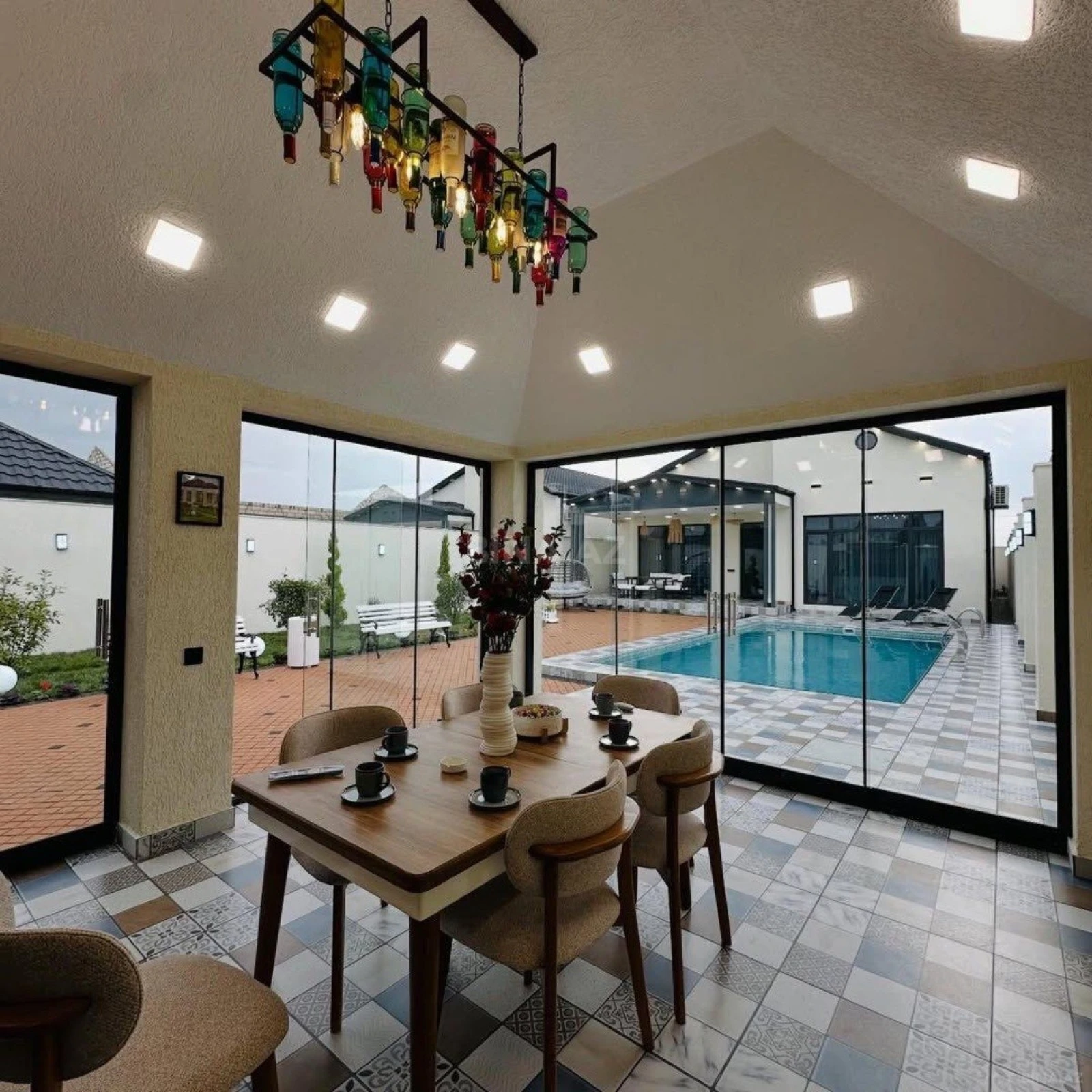 Kirayə verilir 4 otaqlı həyət evi 240 m²