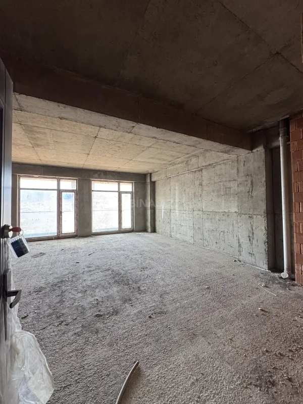 Satılır 3 otaqlı mənzil 153 m²