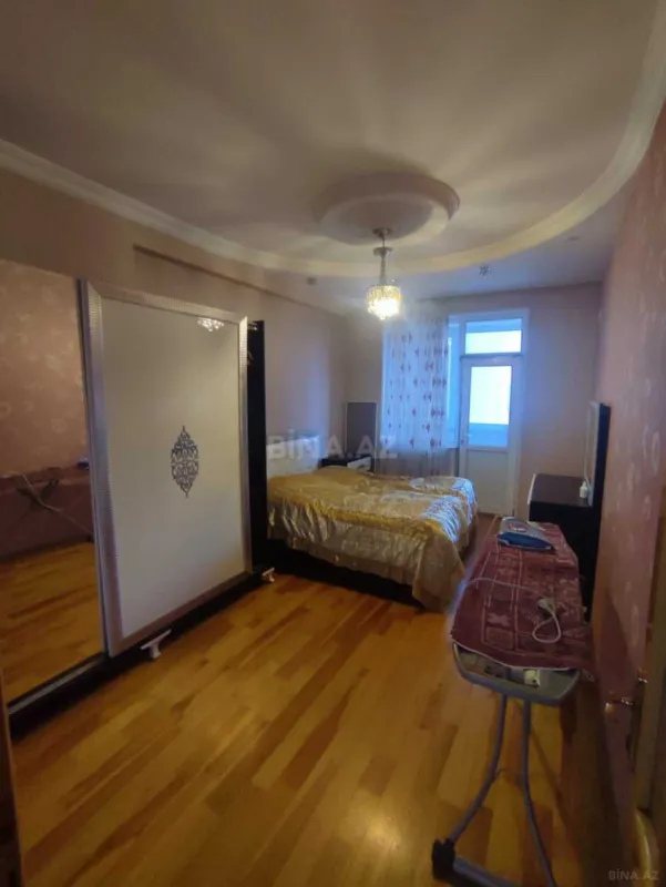 Satılır 3 otaqlı mənzil 123 m²