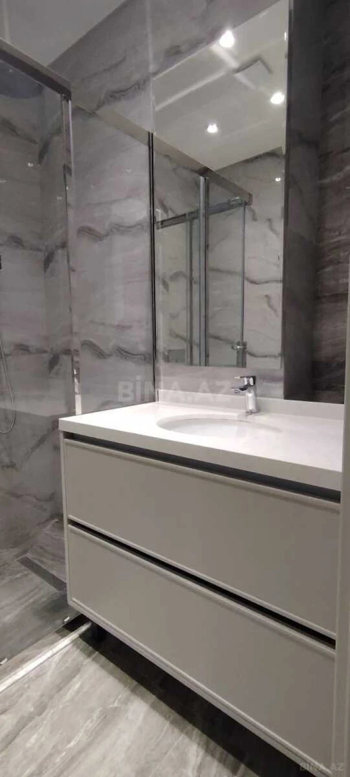 Kirayə verilir 3 otaqlı mənzil 105 m²