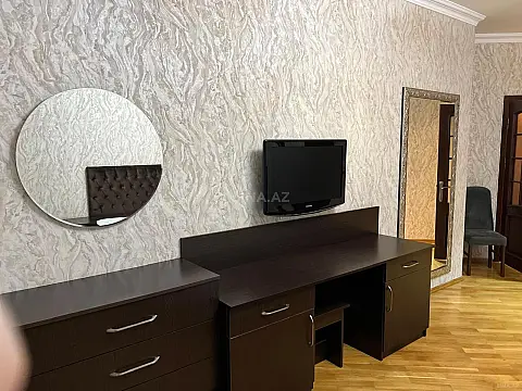 Kirayə verilir 3 otaqlı mənzil 165 m²