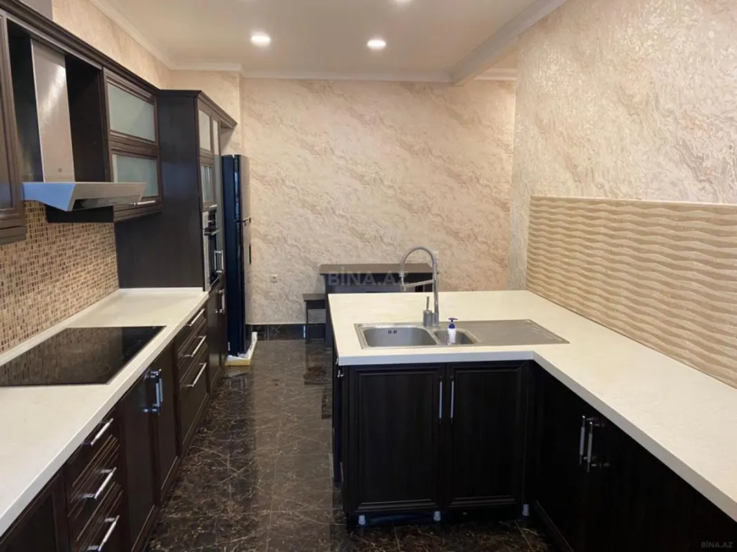 Kirayə verilir 3 otaqlı mənzil 165 m²