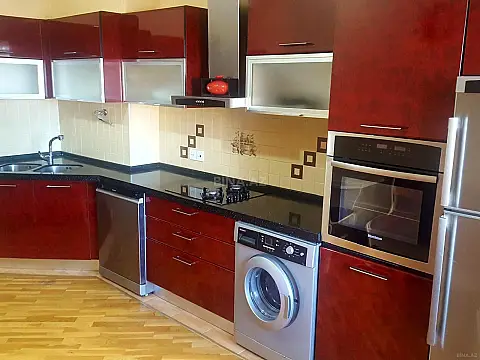 Kirayə verilir 2 otaqlı mənzil 92 m² — Bakı 2 otaq 92.00 m²