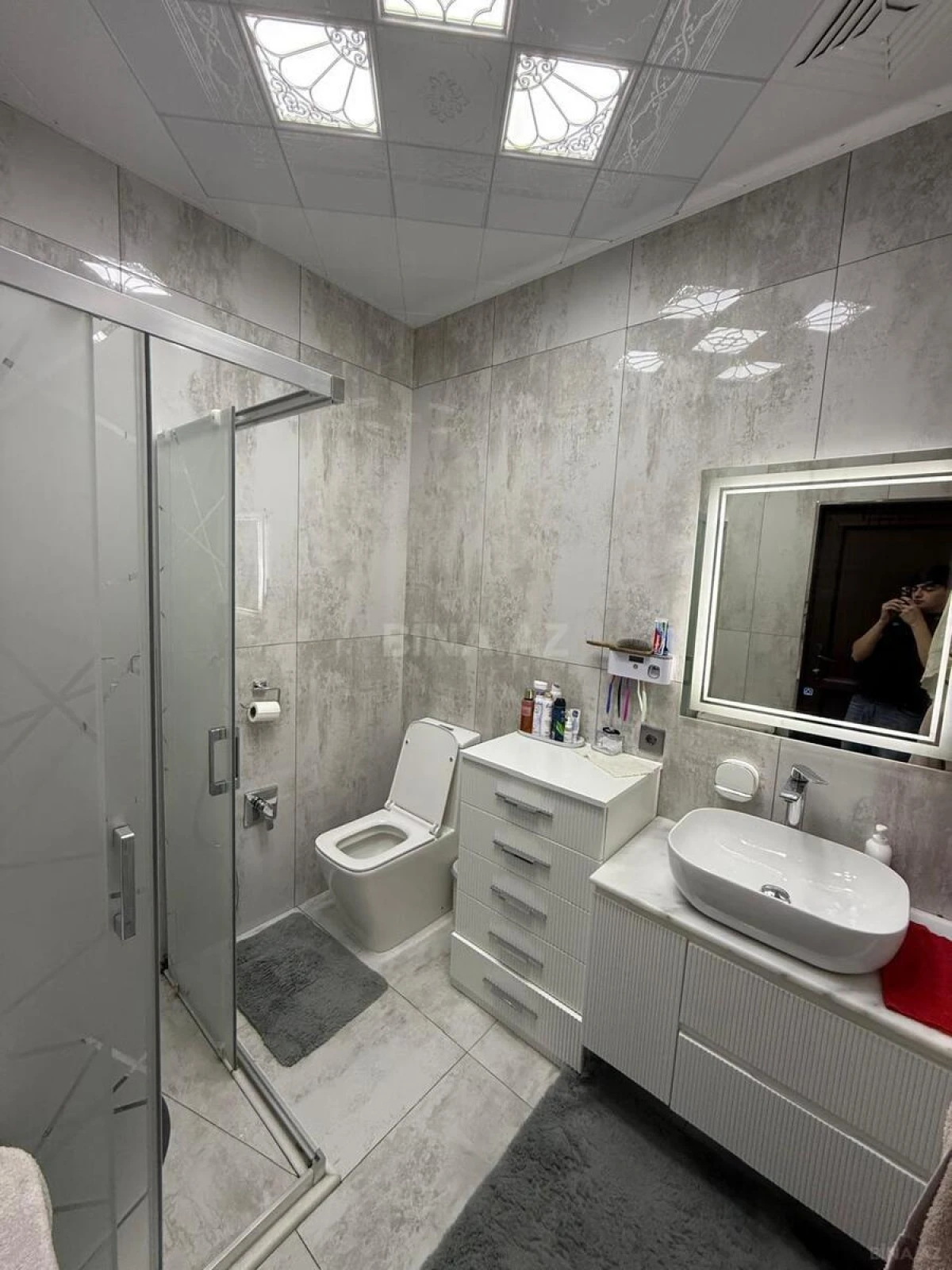 Satılır 2 otaqlı mənzil 63 m²