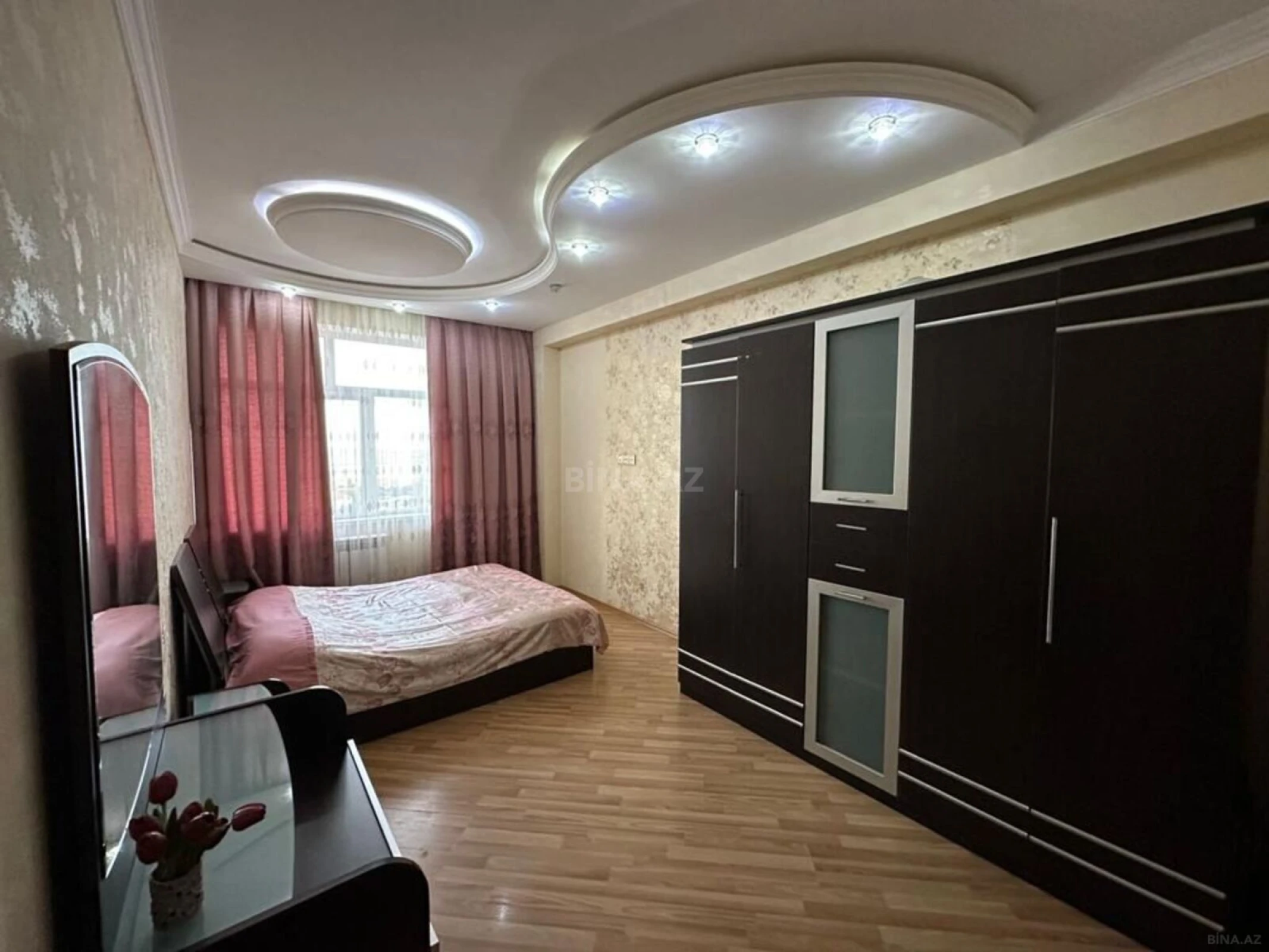 Kirayə verilir 2 otaqlı mənzil 65 m²
