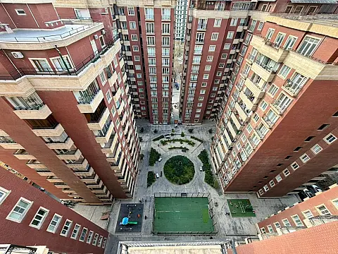 Satılır 5 otaqlı mənzil 390 m² — Bakı 5 otaq 390.00 m²