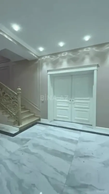 Satılır 5 otaqlı həyət evi 350 m²