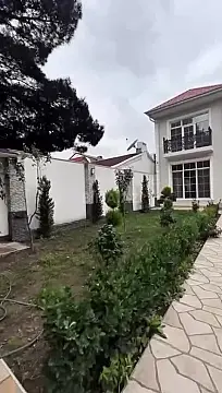 Satılır 5 otaqlı həyət evi 350 m²