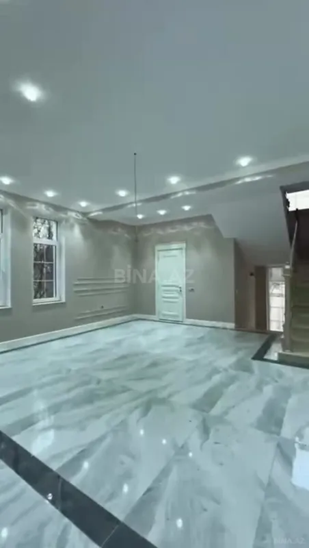 Satılır 5 otaqlı həyət evi 350 m²