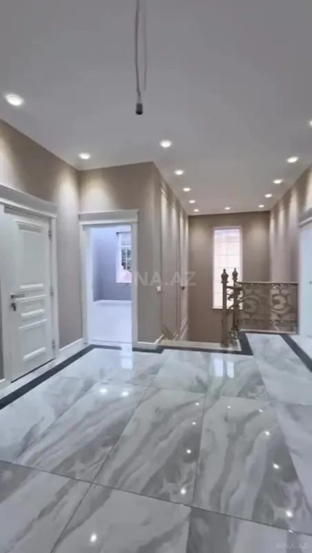 Satılır 5 otaqlı həyət evi 350 m²