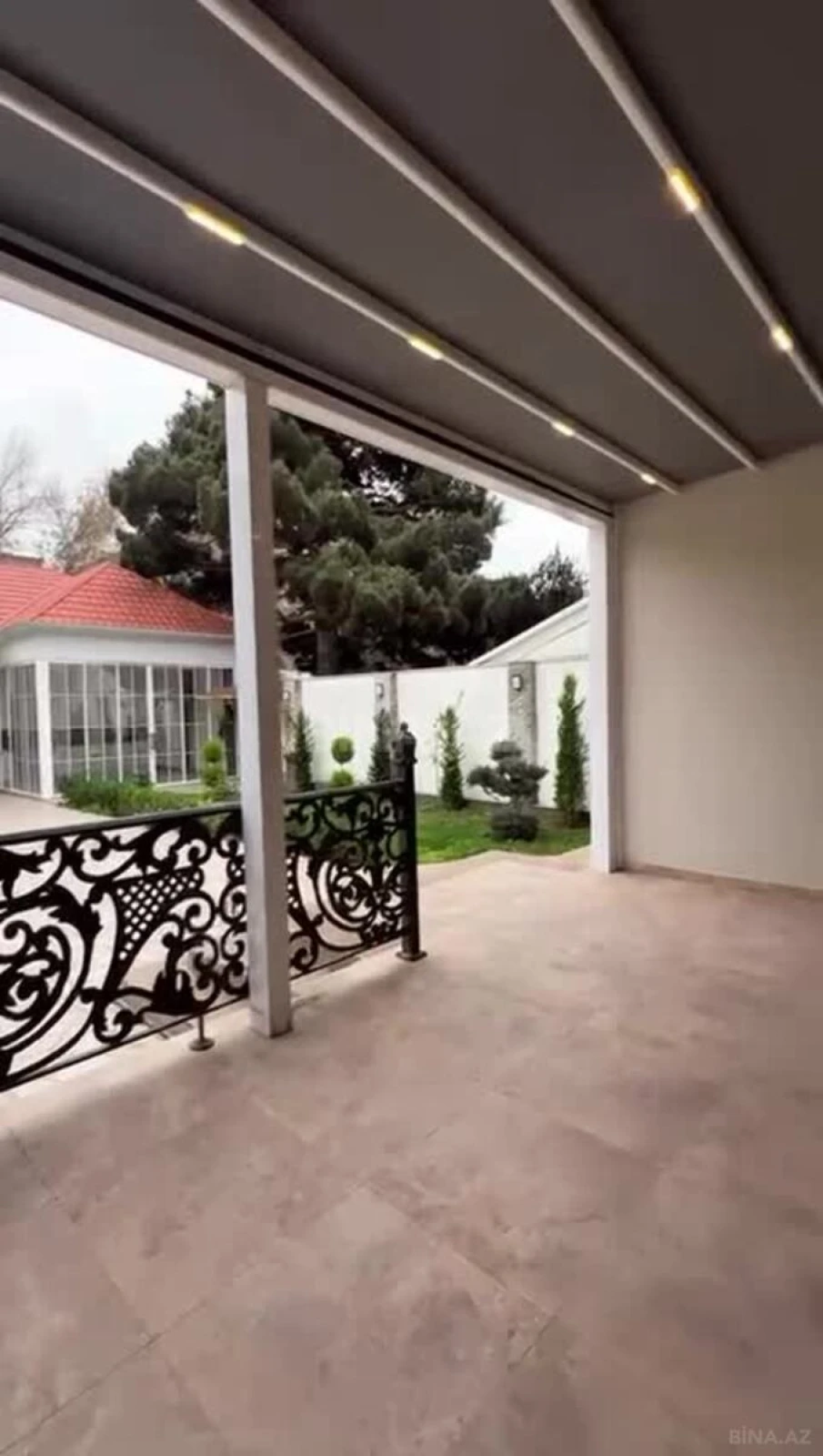 Satılır 5 otaqlı həyət evi 350 m²
