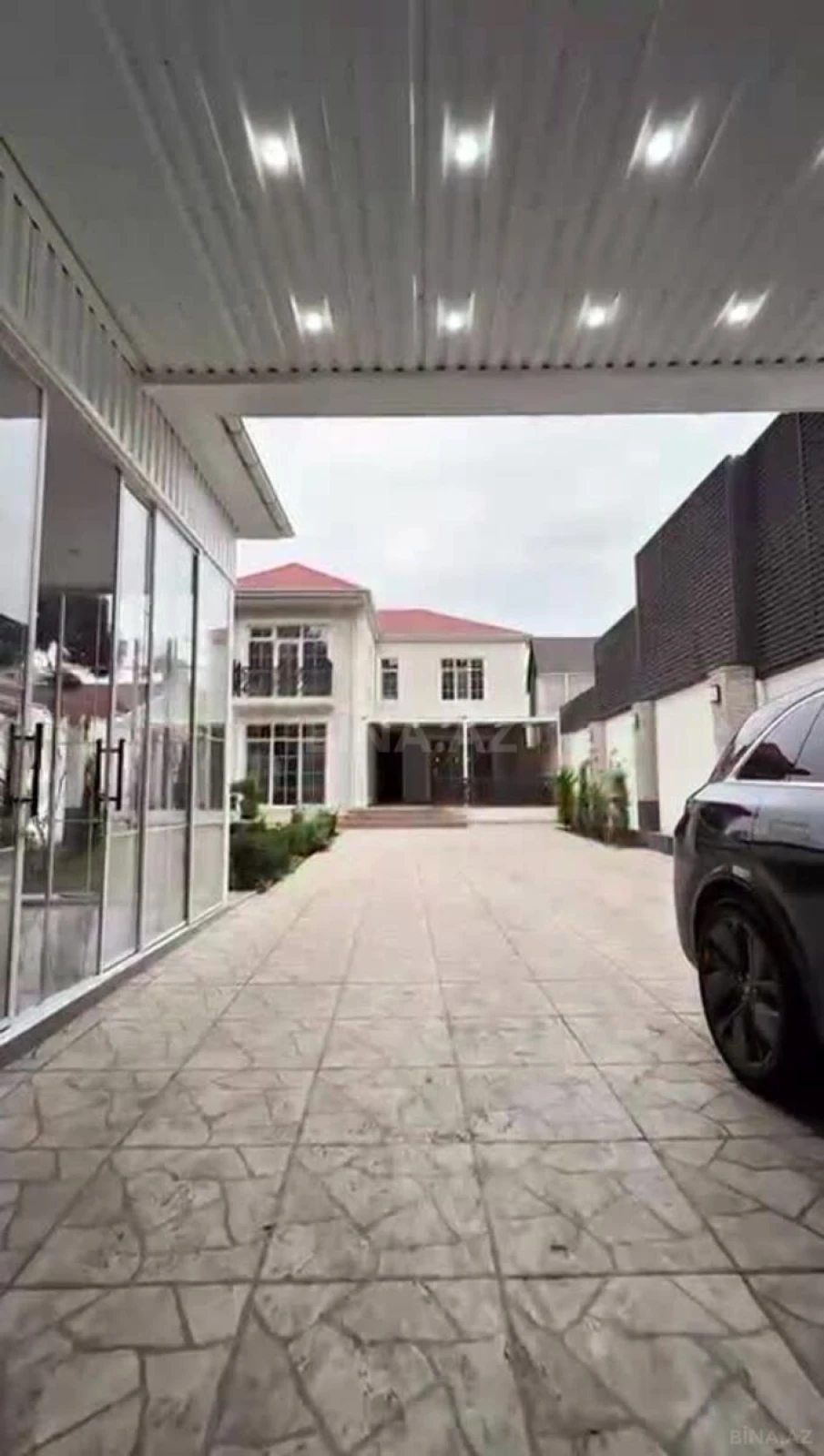 Satılır 5 otaqlı həyət evi 350 m²