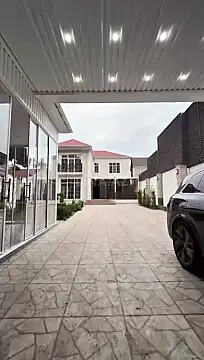Satılır 5 otaqlı həyət evi 350 m²