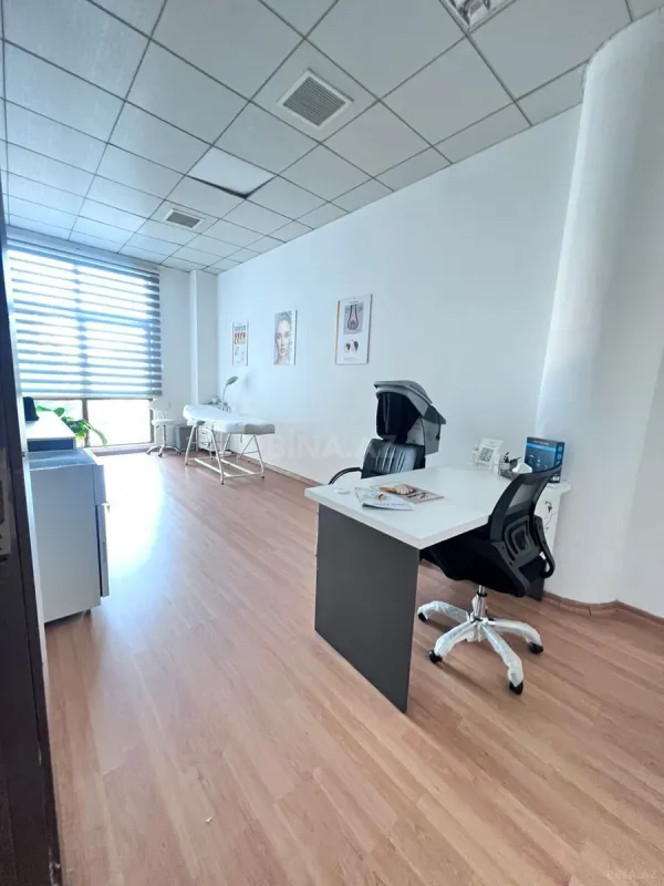 Kirayə verilir 6 otaqlı ofis 131 m²