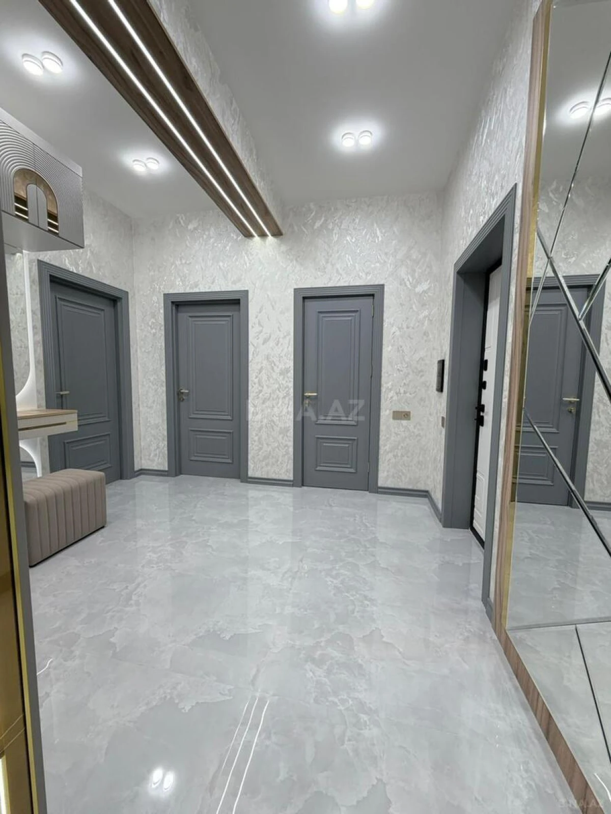 Satılır 3 otaqlı mənzil 96 m²
