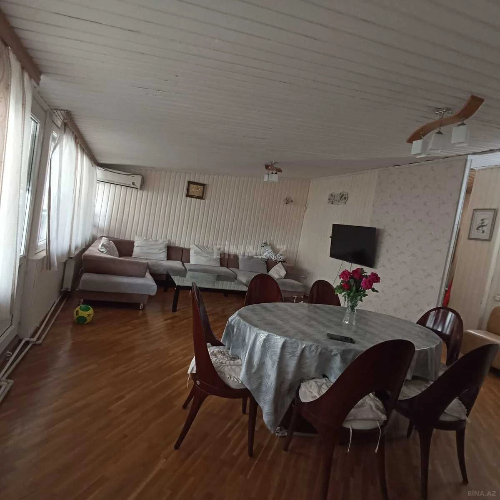 Satılır 4 otaqlı mənzil 140 m²