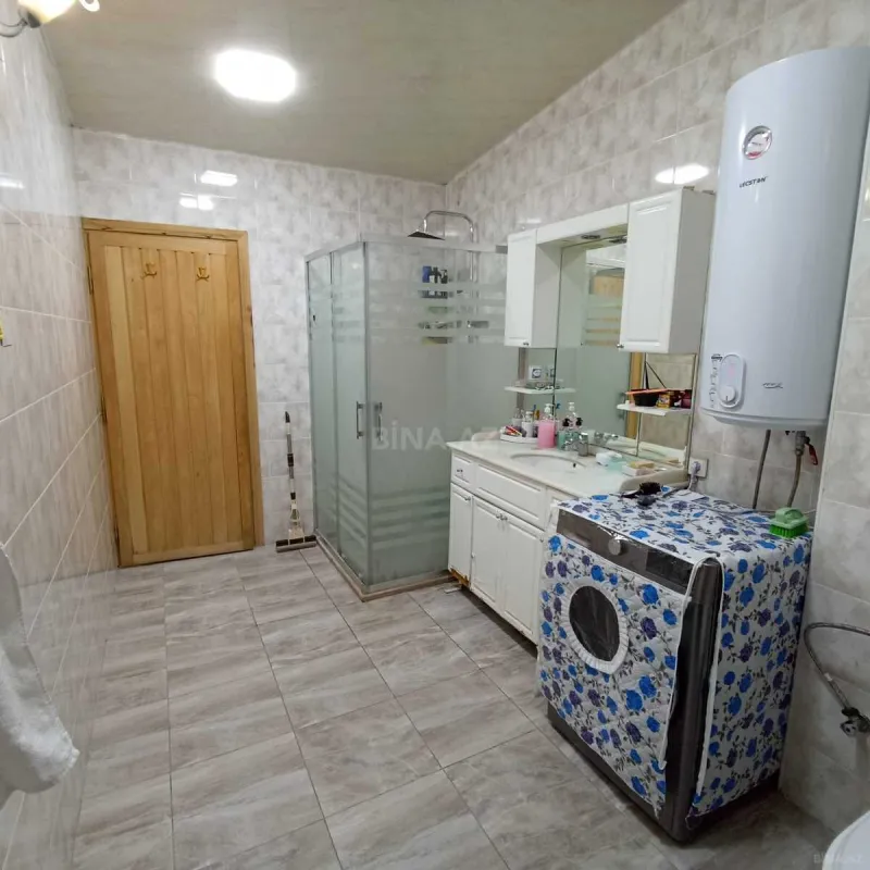 Satılır 4 otaqlı mənzil 140 m²