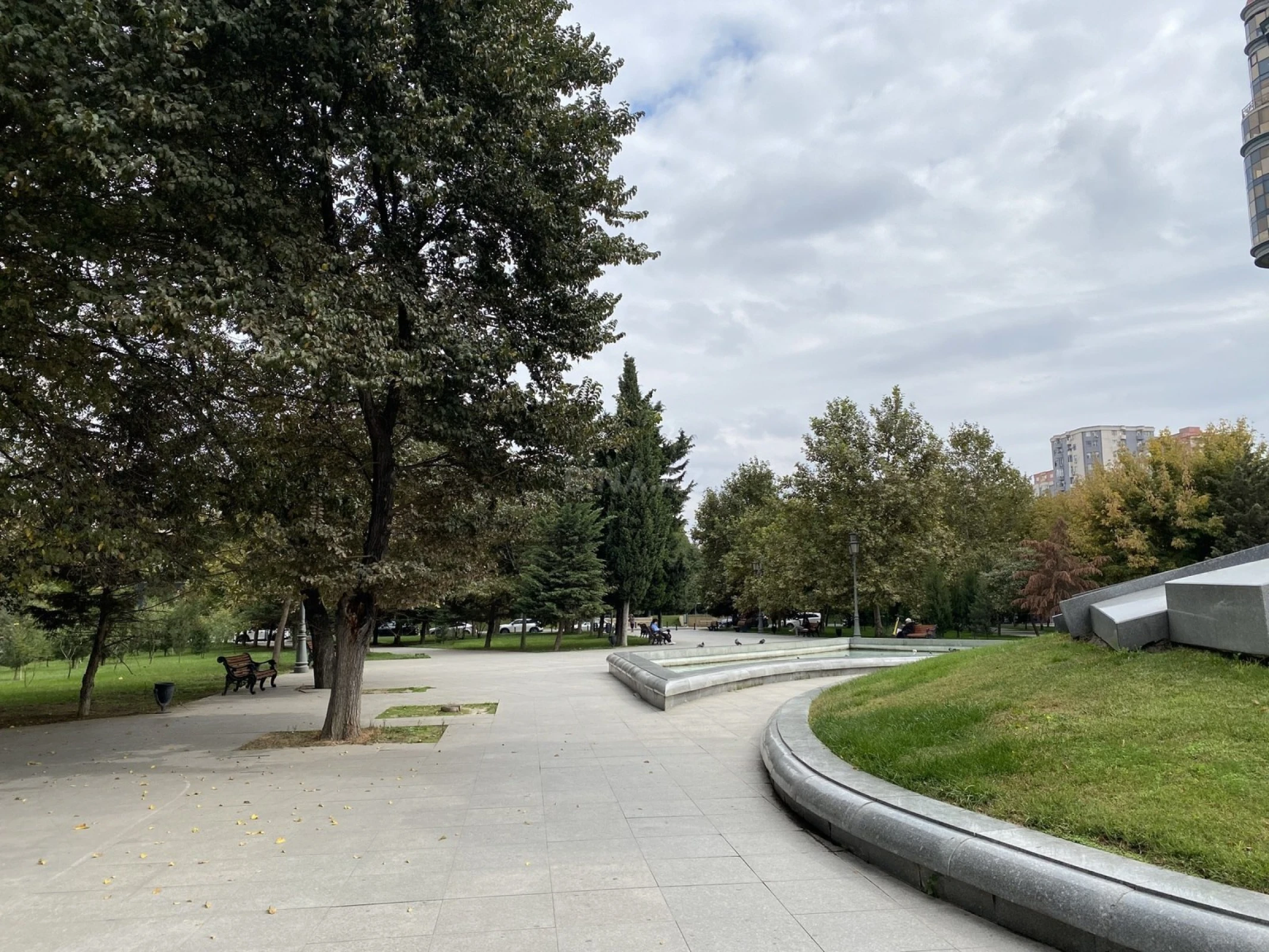 Satılır 2 otaqlı mənzil 94.5 m²