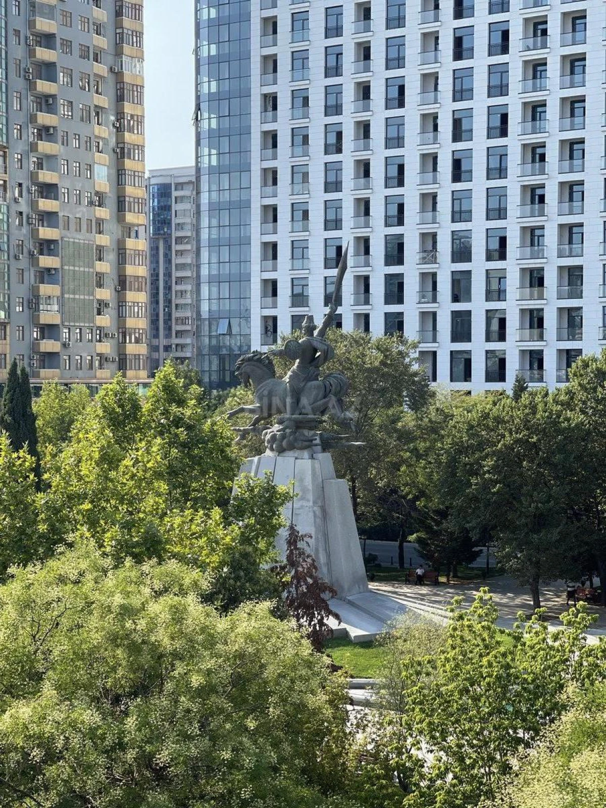 Satılır 2 otaqlı mənzil 94.5 m²