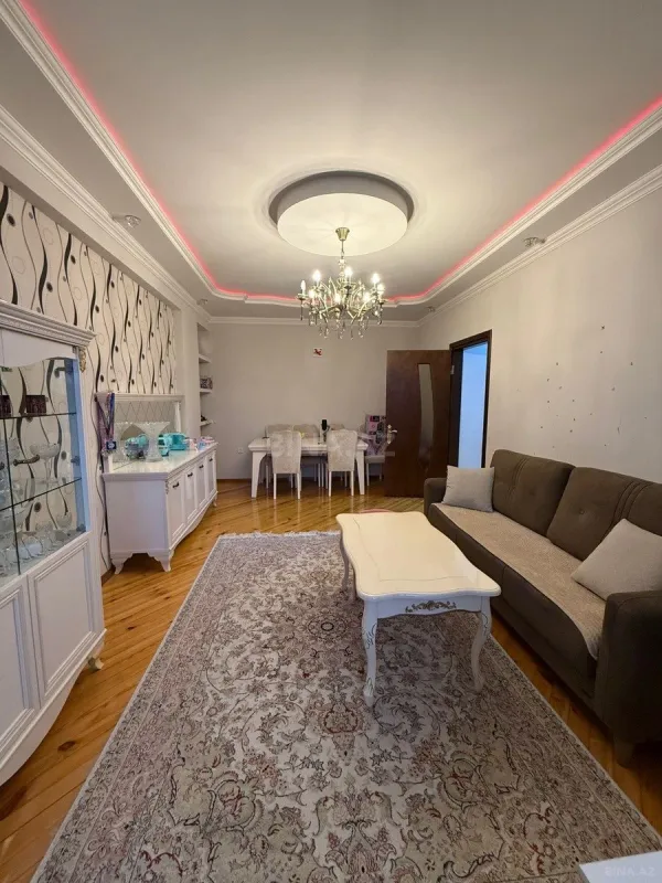Satılır 2 otaqlı mənzil 80 m²