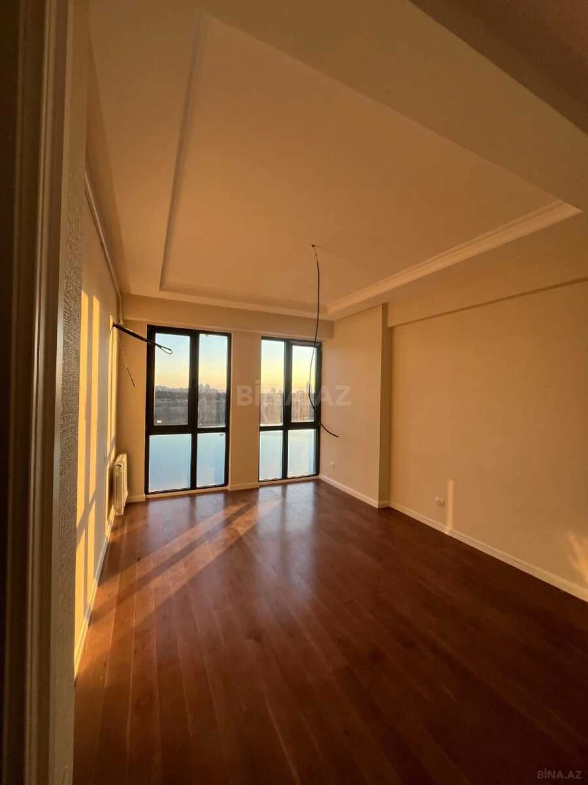Satılır 4 otaqlı mənzil 110 m²