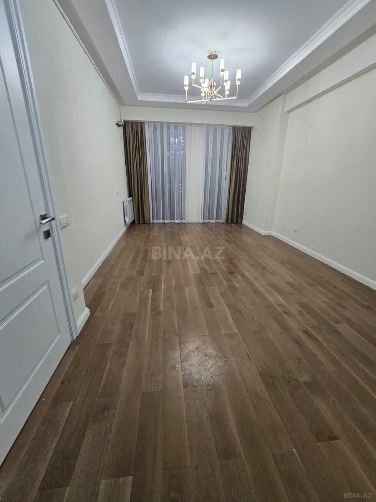 Satılır 4 otaqlı mənzil 110 m²