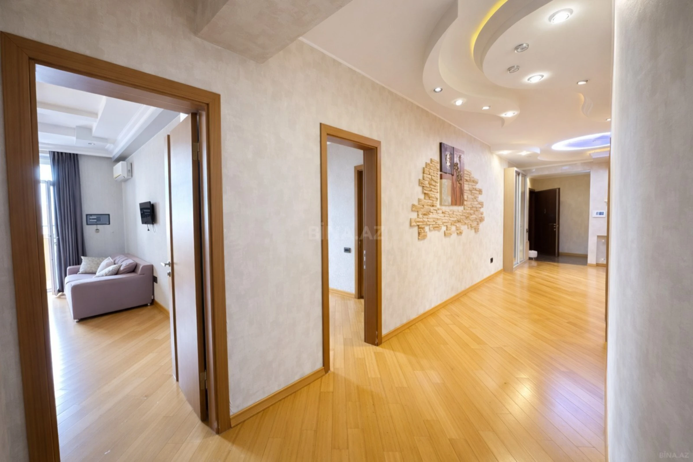 Satılır 4 otaqlı mənzil 185 m²