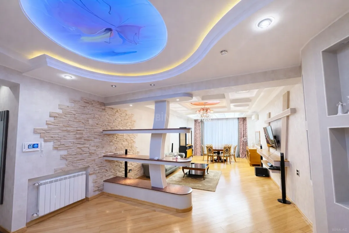 Satılır 4 otaqlı mənzil 185 m²