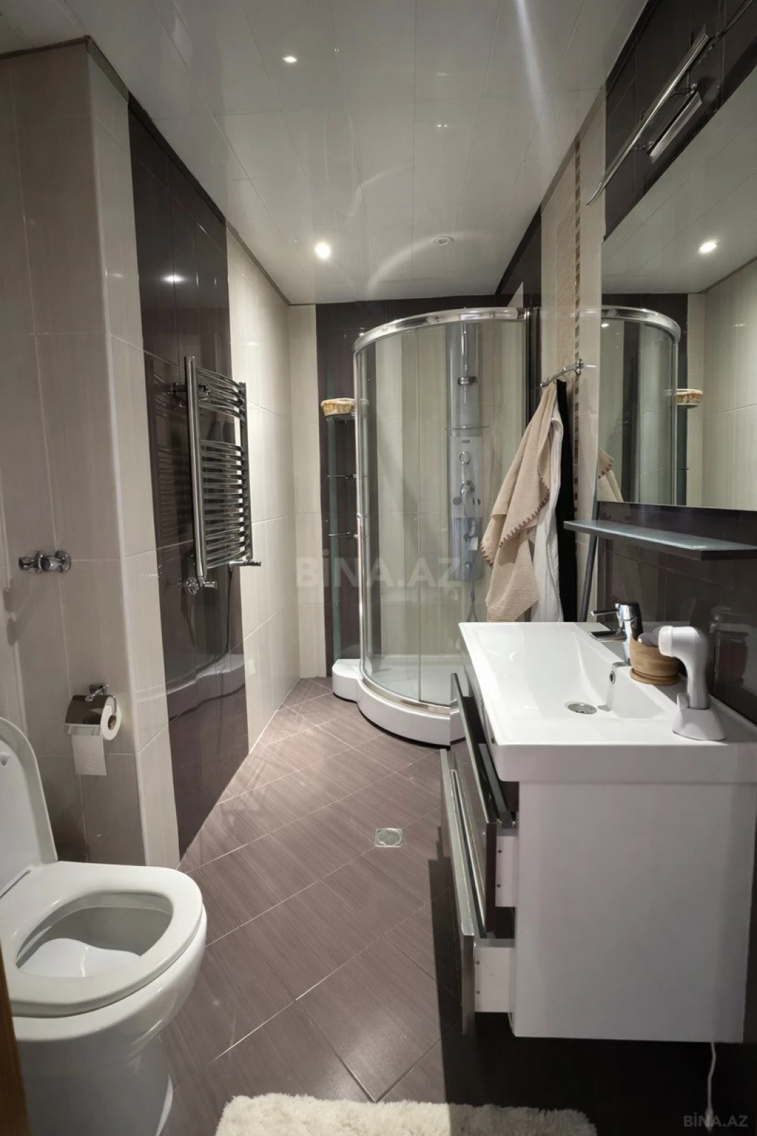 Satılır 4 otaqlı mənzil 185 m²