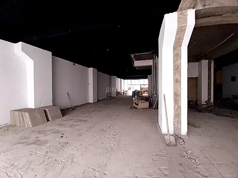 Satılır obyekt 370 m²