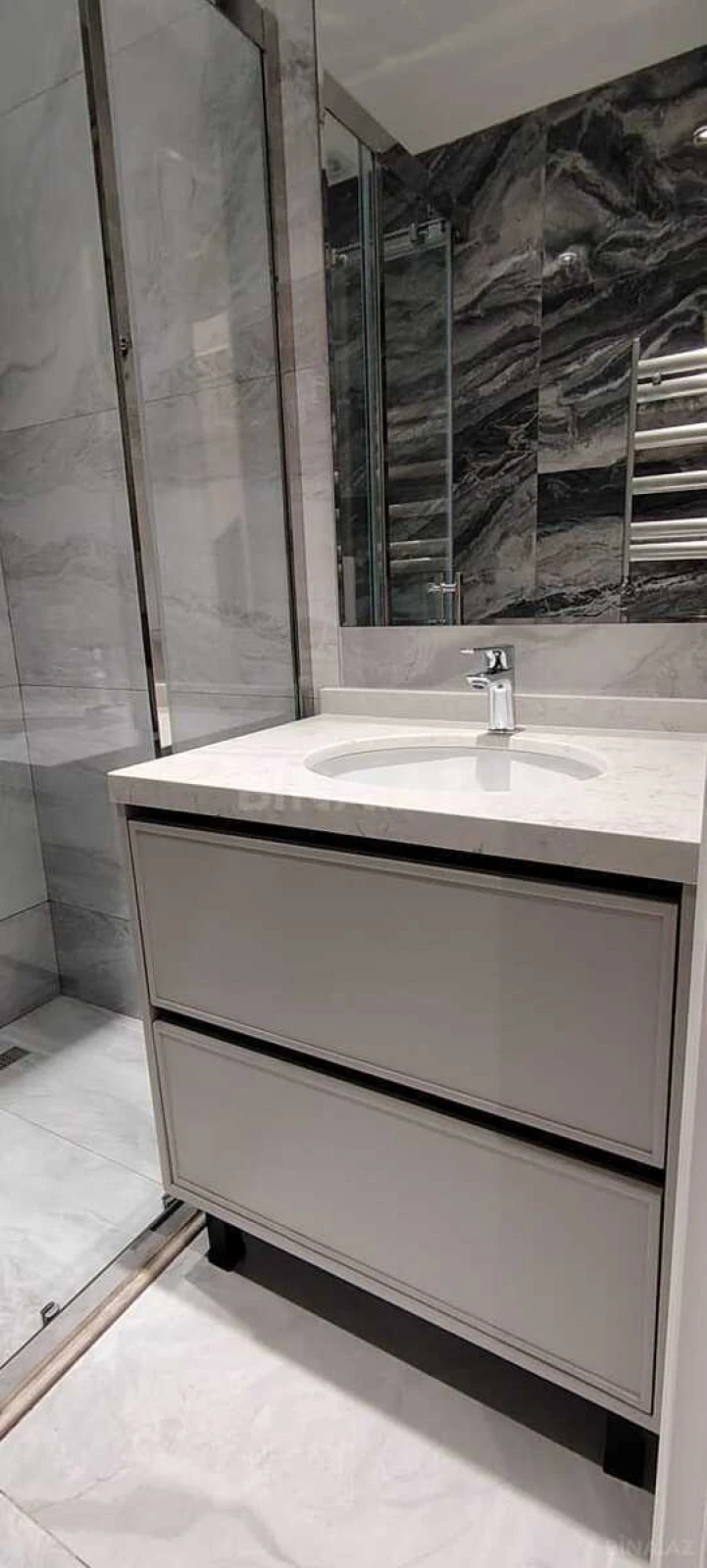 Kirayə verilir 3 otaqlı mənzil 105 m²