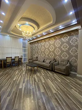 Kirayə verilir 2 otaqlı mənzil 75 m²