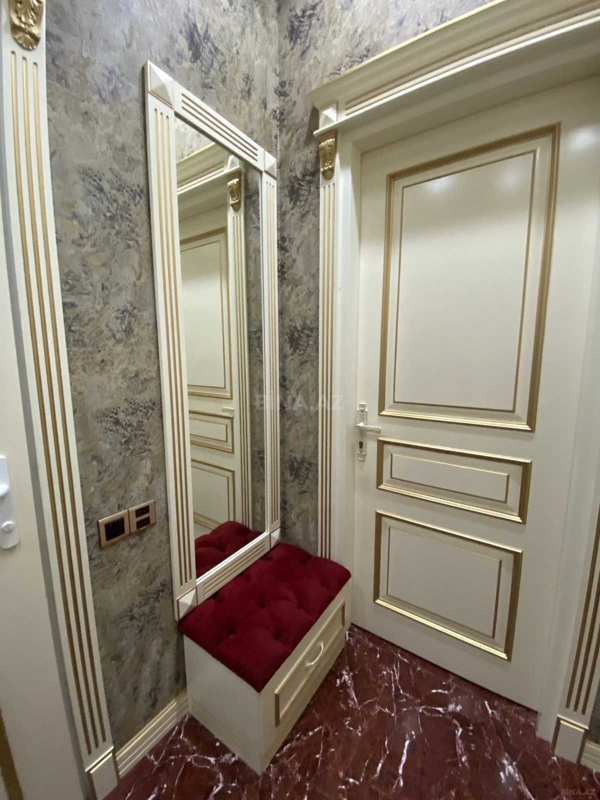 Kirayə verilir 2 otaqlı mənzil 75 m²