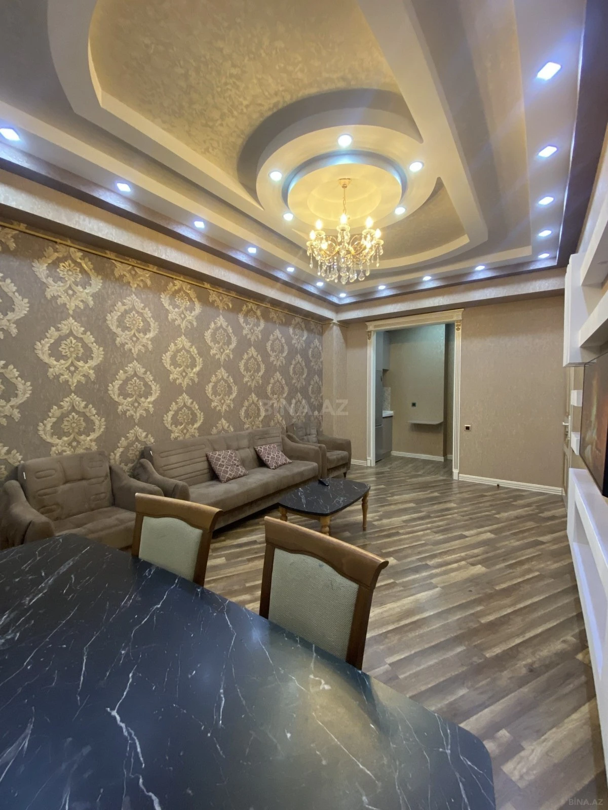 Kirayə verilir 2 otaqlı mənzil 75 m²