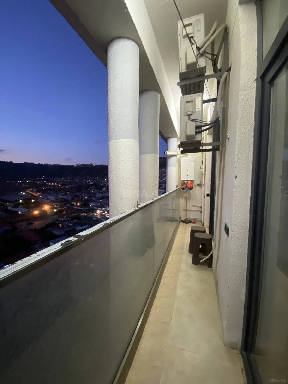 Kirayə verilir 2 otaqlı mənzil 75 m²