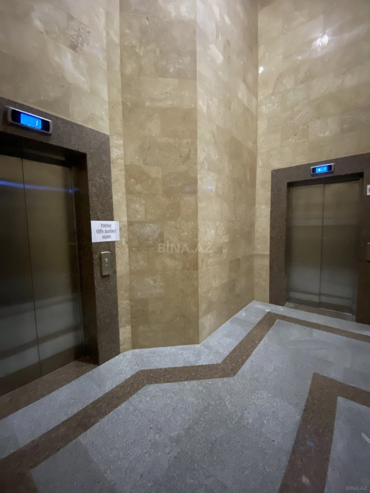 Kirayə verilir 2 otaqlı mənzil 75 m²