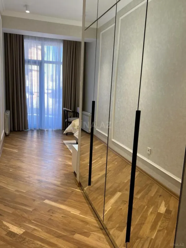 Kirayə verilir 2 otaqlı mənzil 80 m²