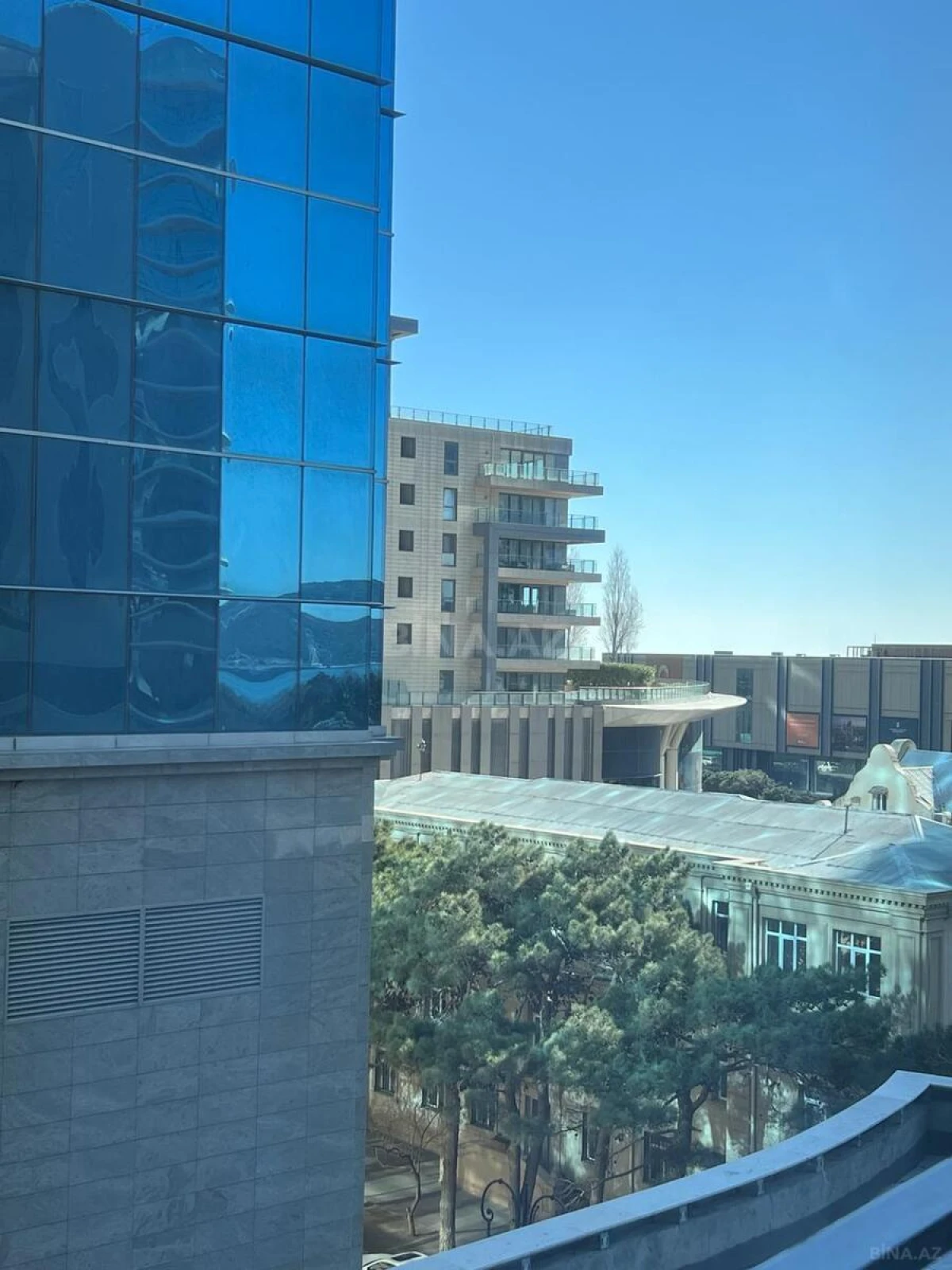 Kirayə verilir 2 otaqlı mənzil 80 m²