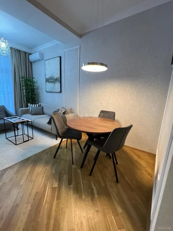 Kirayə verilir 2 otaqlı mənzil 80 m²
