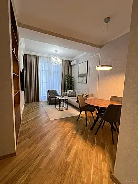 Kirayə verilir 2 otaqlı mənzil 80 m²