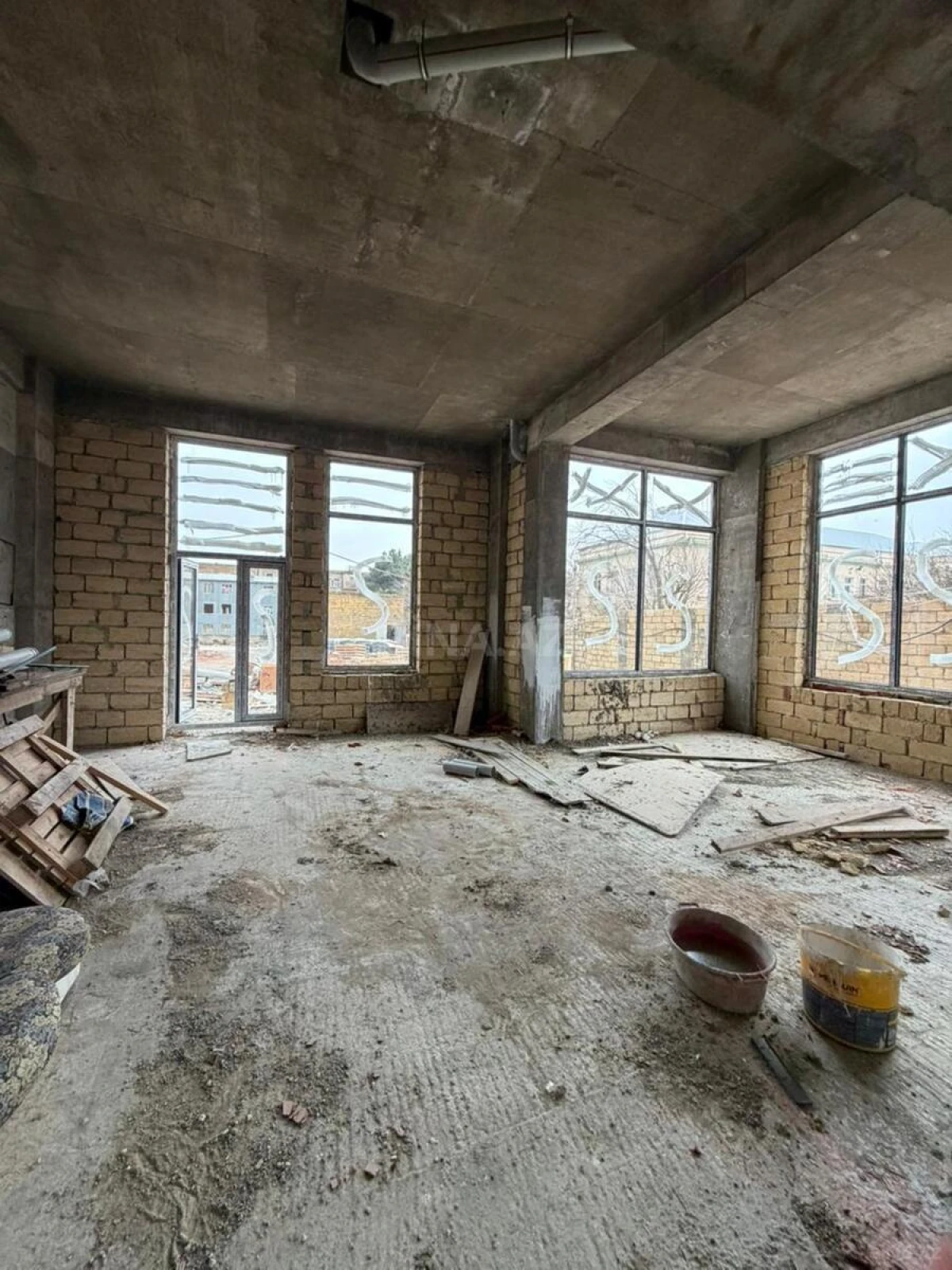 Satılır obyekt 113 m²