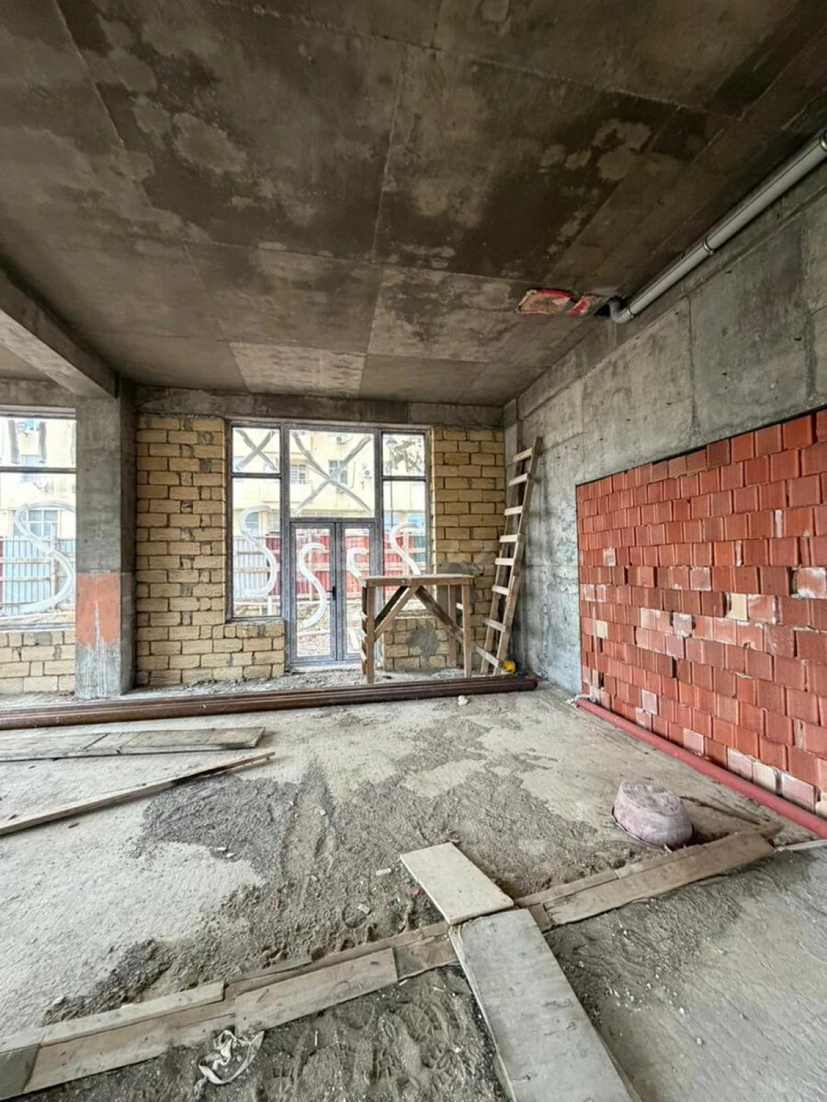 Satılır obyekt 113 m²