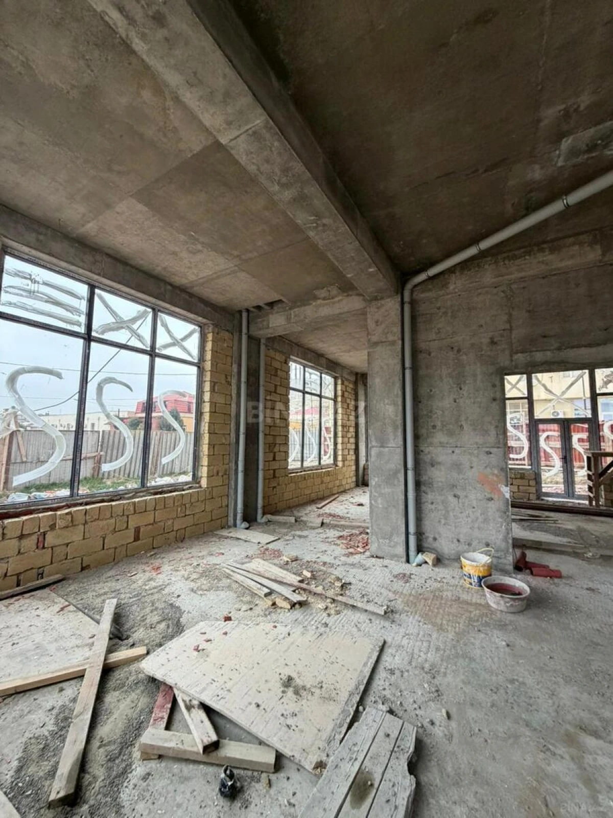 Satılır obyekt 113 m²