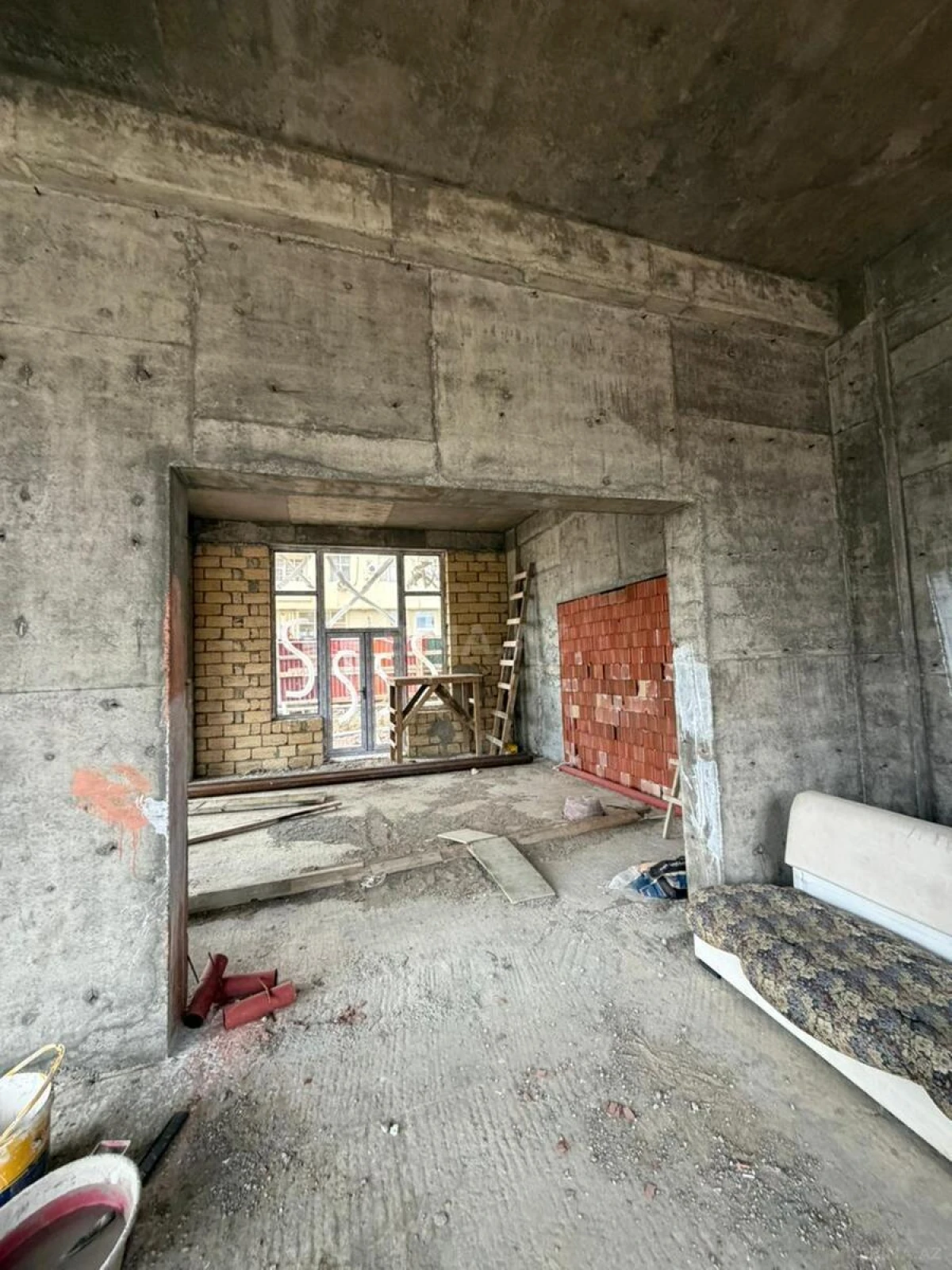 Satılır obyekt 113 m²