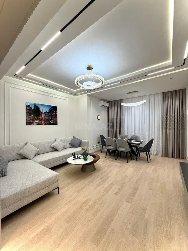 Satılır 3 otaqlı mənzil 140 m²