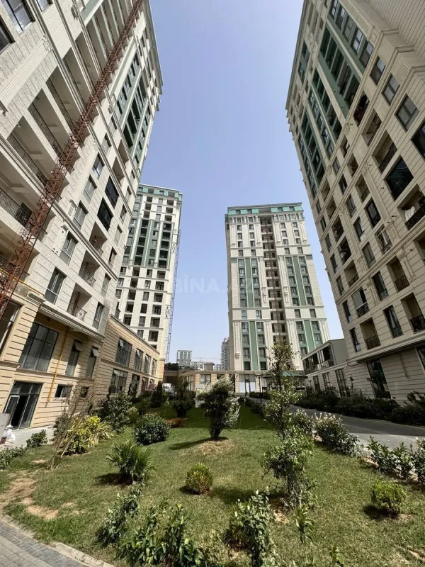 Satılır 3 otaqlı mənzil 140 m²